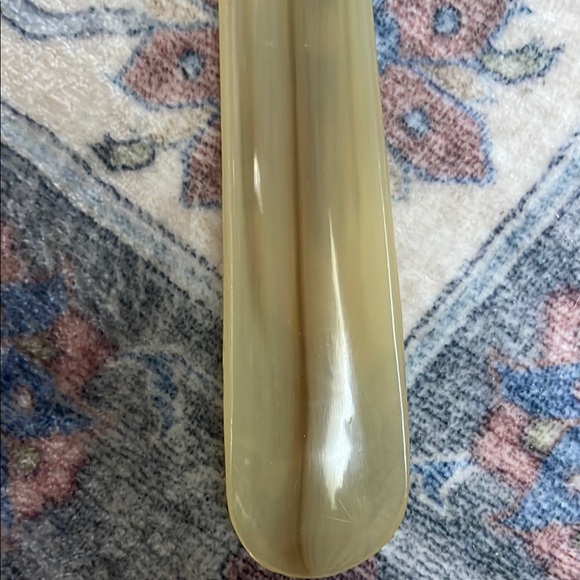 Vntge Shoehorn and Backscratcher:Bakelite, Celuloid, Catalin, Lucite, Or Casein? - Picture 5 of 6